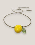 Pulsera con limón y hoja de resina