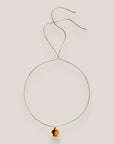 Collar minimal con tortuga de howlita naranja