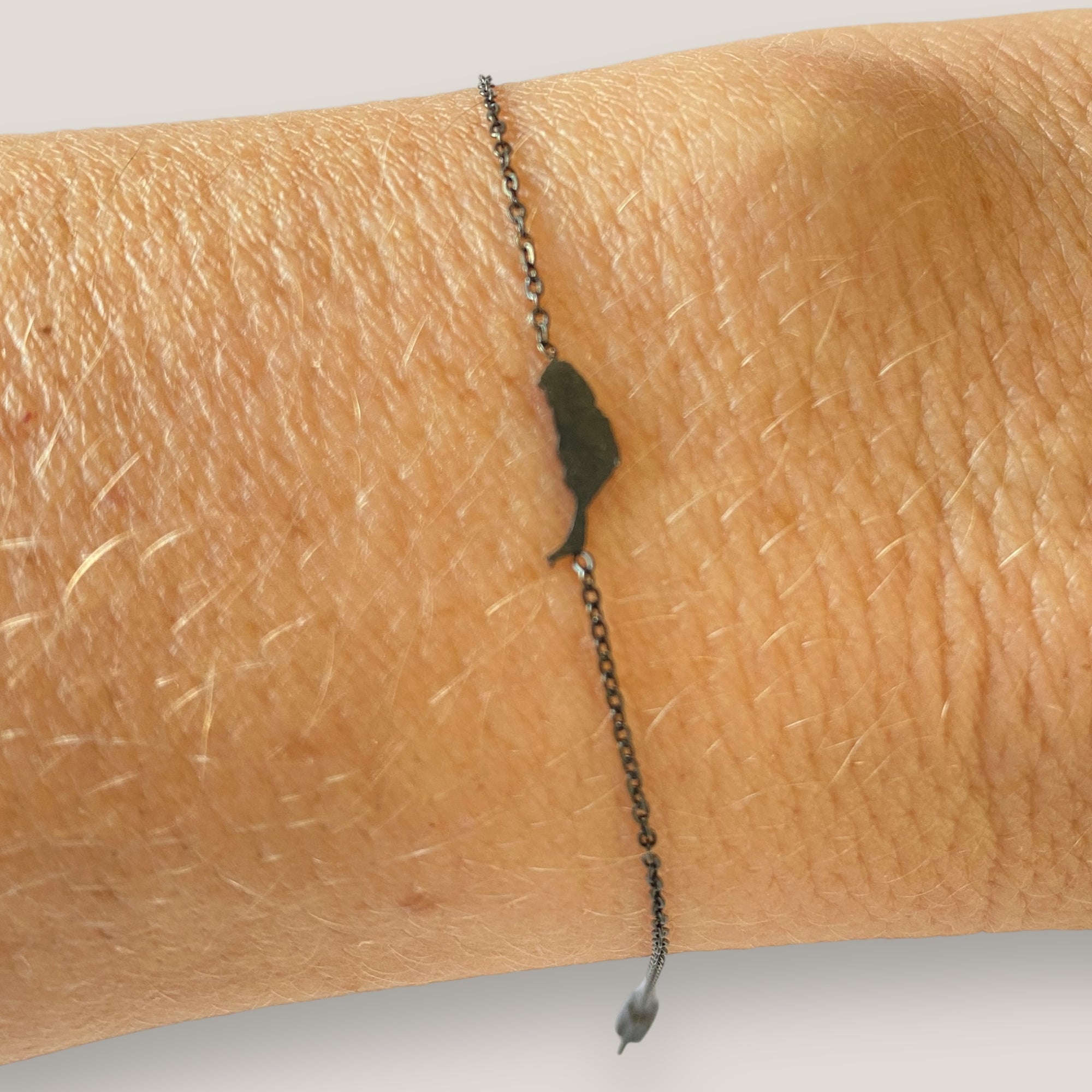 Pulsera isla de Fuerteventura 10mm acero titanio negro con cadena fina soldada