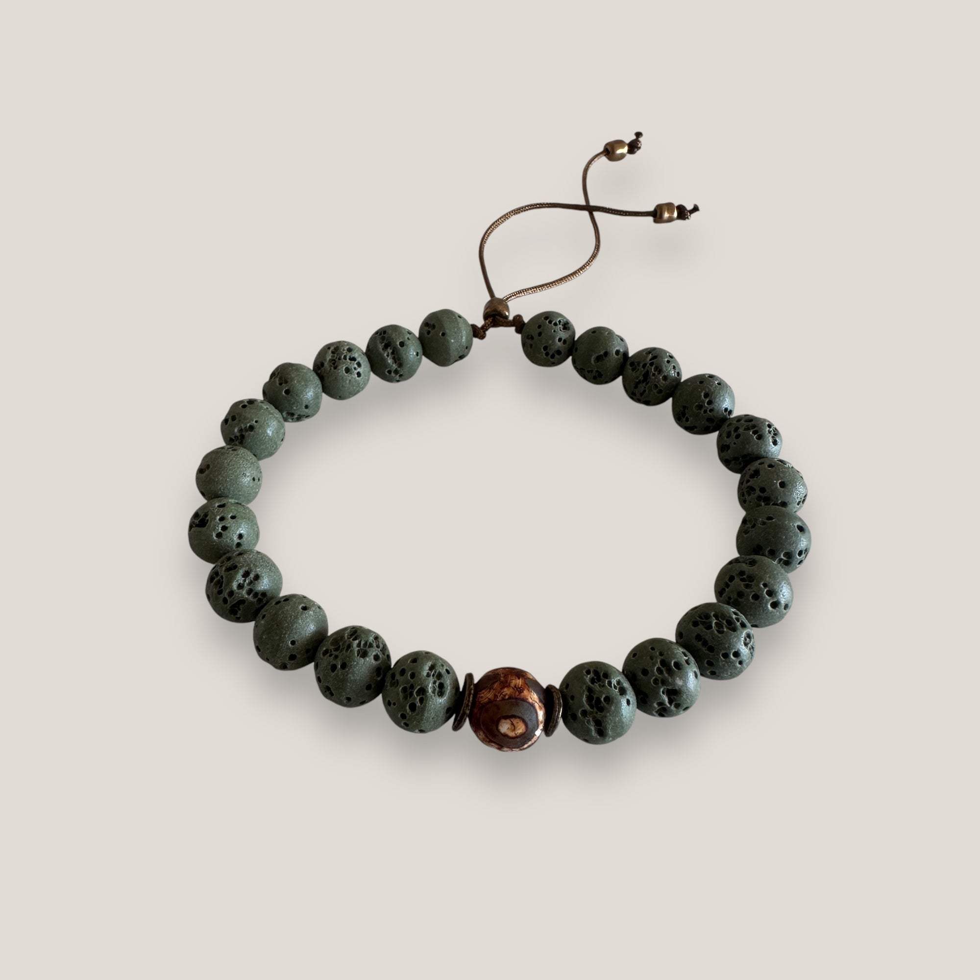 Pulsera con ojo de la suerte aborigen marrón y esponja coral 10mm verde militar