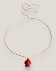 Collar minimal con tortuga de howlita fucsia