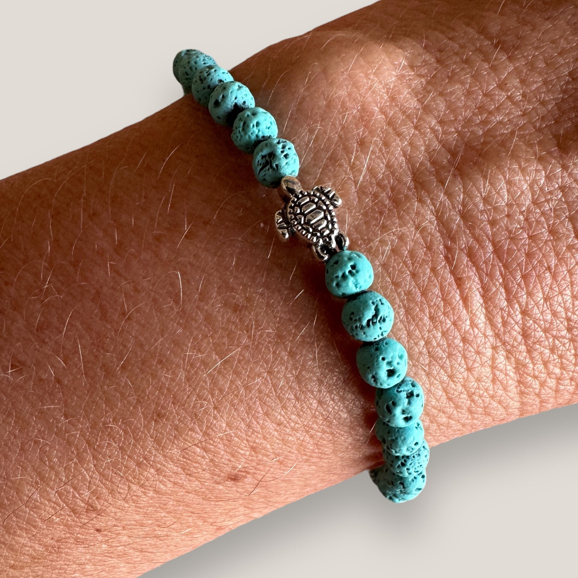 Maxi bracelet with silver turtle and lava color