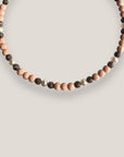 Collar Dafne perlas con esponja coral rosa claro y filigranas gunmetal con cristalitos