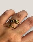 Stahlgoldring mit einer Schildkröte, einer Muschel und einem Seepferdchen