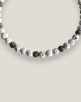 Collar Gran Dafne 10mm lava blanca y filigranas gunmetal con cristalitos blancos