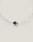 Collar minimal con bola 8mm de lava verde oscuro y separadores gunmetal con cristalitos blancos