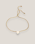 Pulsera minimal con corazón 8mm de nácar blanco