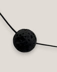 Collar minimal bola de lava negra 12mm