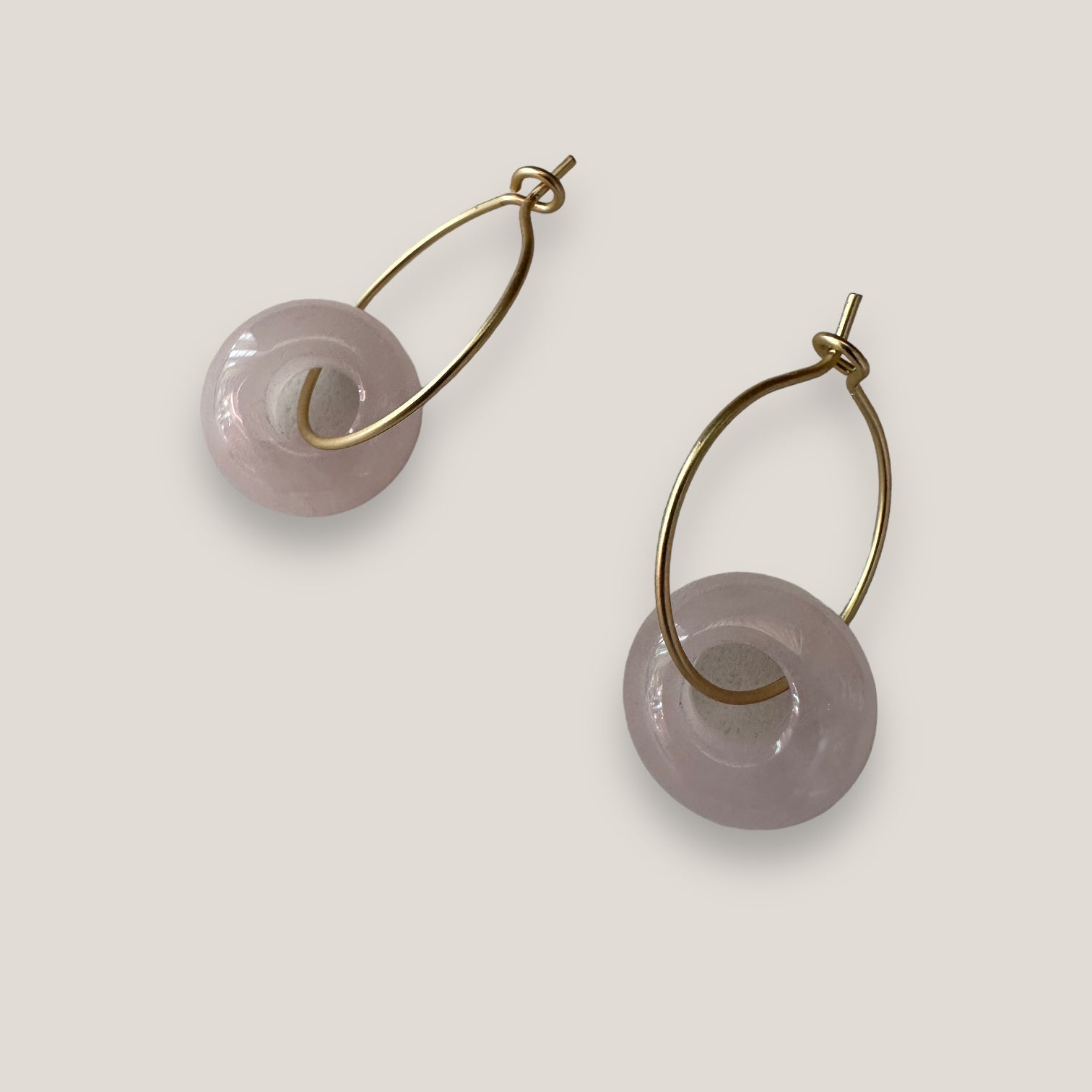 Pendientes aro oro mate con rondel cuarzo rosa