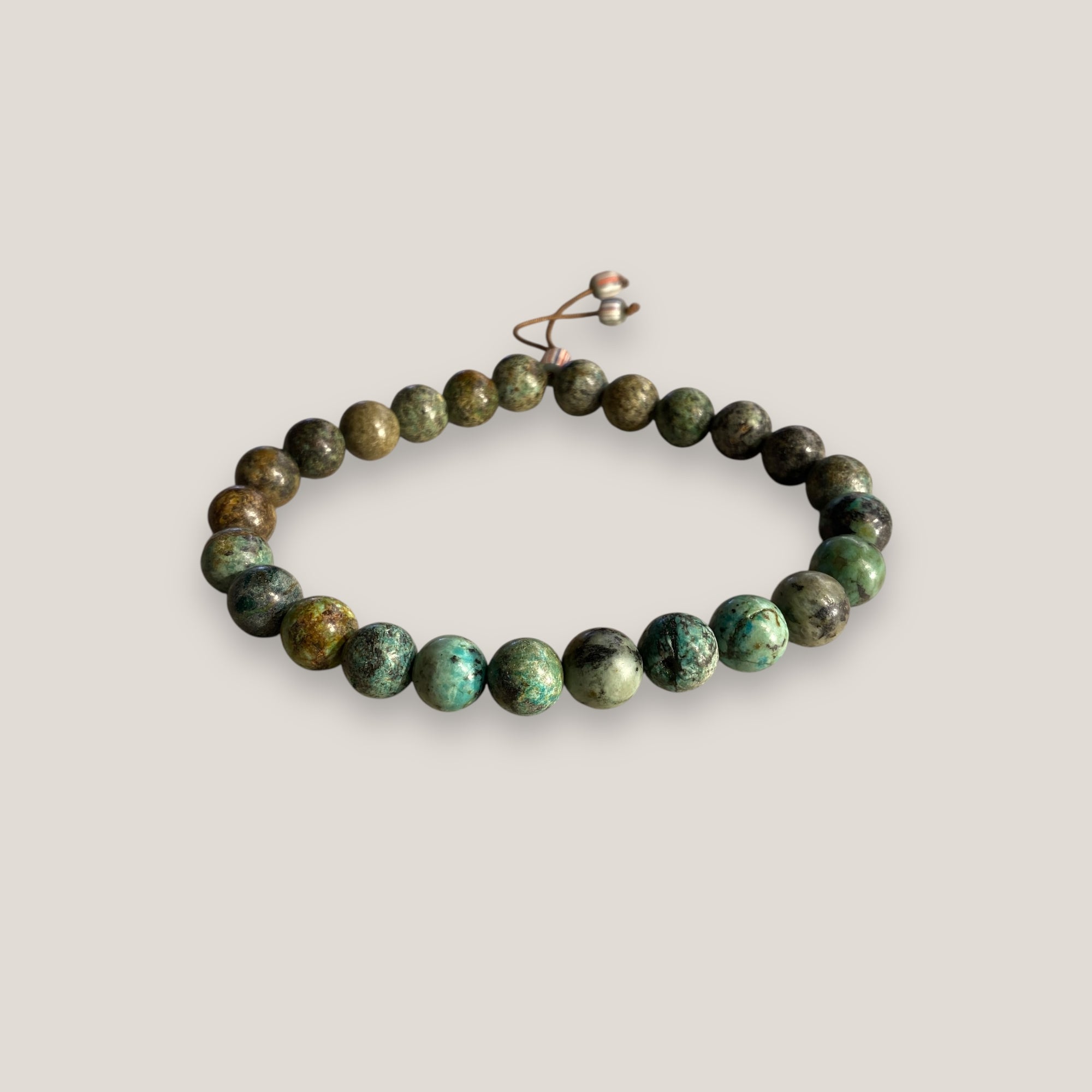 Pulsera con cuentas turquesas africanas