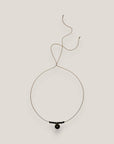 Collar midi medalla estrella dorada esmalte negro lava negra separadores dorados cristalitos negros