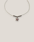 Collar midi con estrella dorada esmaltada en rosa lava rosa y separadores dorados con cristalitos rosas
