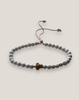 Pulsera con tortuguita dorada y esponja coral blanco