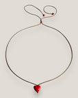 Collar minimal con corazón rojo de resina