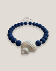 Collar gran caracola turbante nácar blanco esponja coral azul oscuro