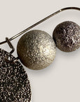 Pendientes Fuerte Beads con gancho acero, dos bolas 10, 8mm bitono esmerilado y medalla martilleada