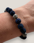 Pulsera Gran Dafne con lava azul añil y filigrana gunmetal con cristalitos