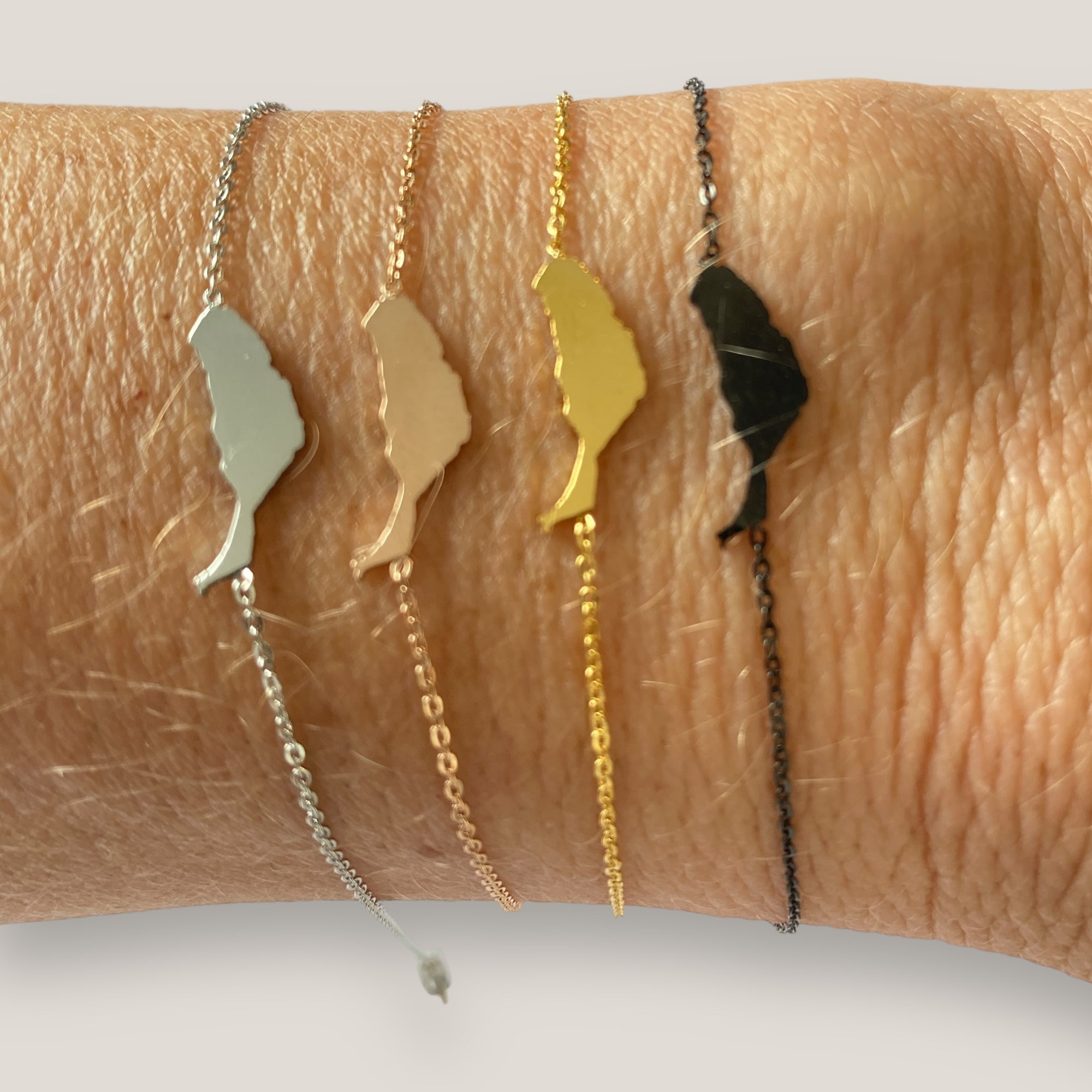 Fuerteventura-Inselarmband, 15 mm Titanstahl mit feiner geschweißter Kette