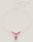 Collar midi con caracola dorada con esmalte fucsia y cristales facetados fucsia