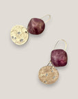 Pendientes gancho resina malva medalla agujereada plata mate