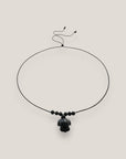 Collar midi con tortuga Howlita negra lava negra