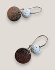 Pendientes base lava blanca 6mm gancho acero medalla esmerilada 12mm