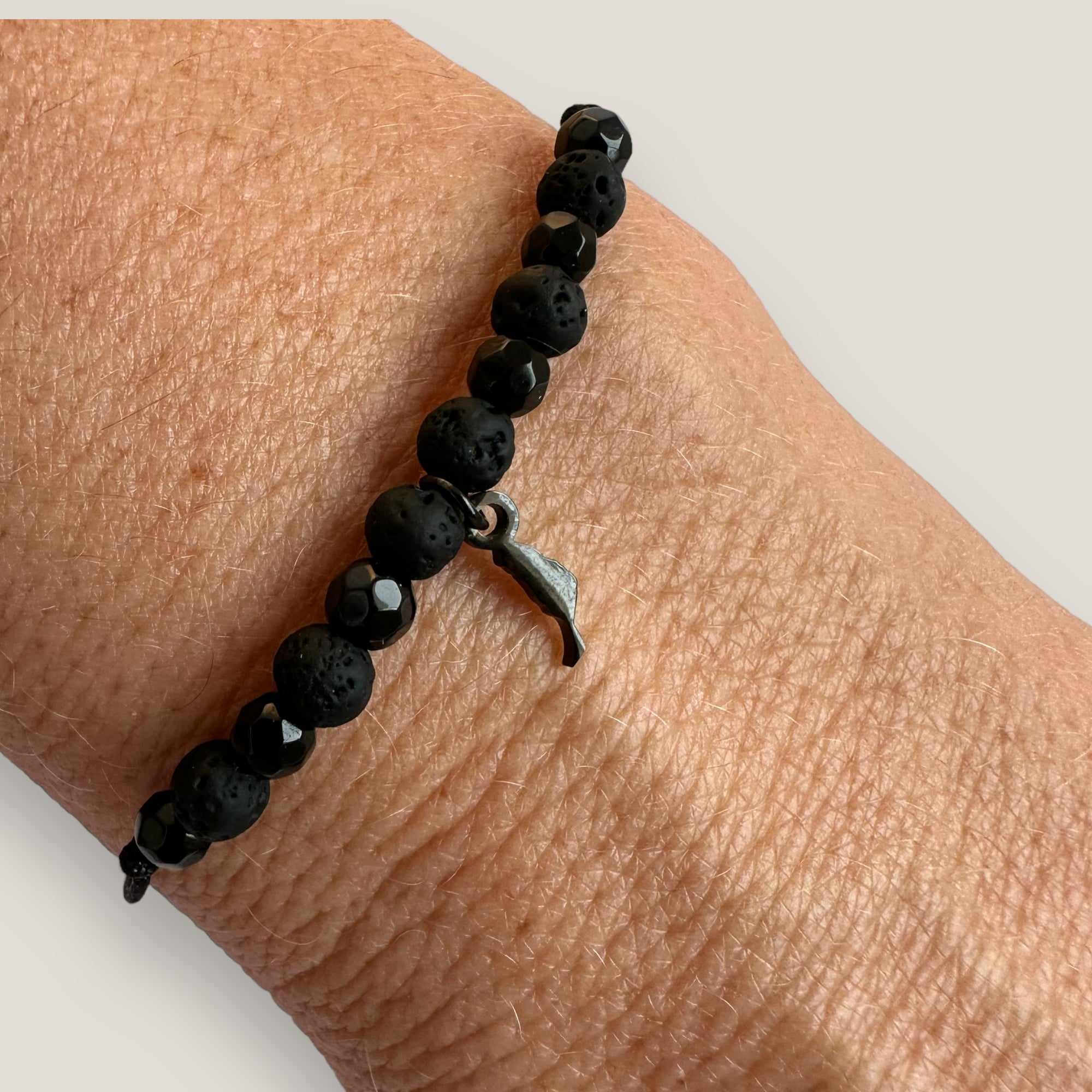 Midi-Armband mit Insel Fuerteventura 10 mm aus schwarzem Stahl