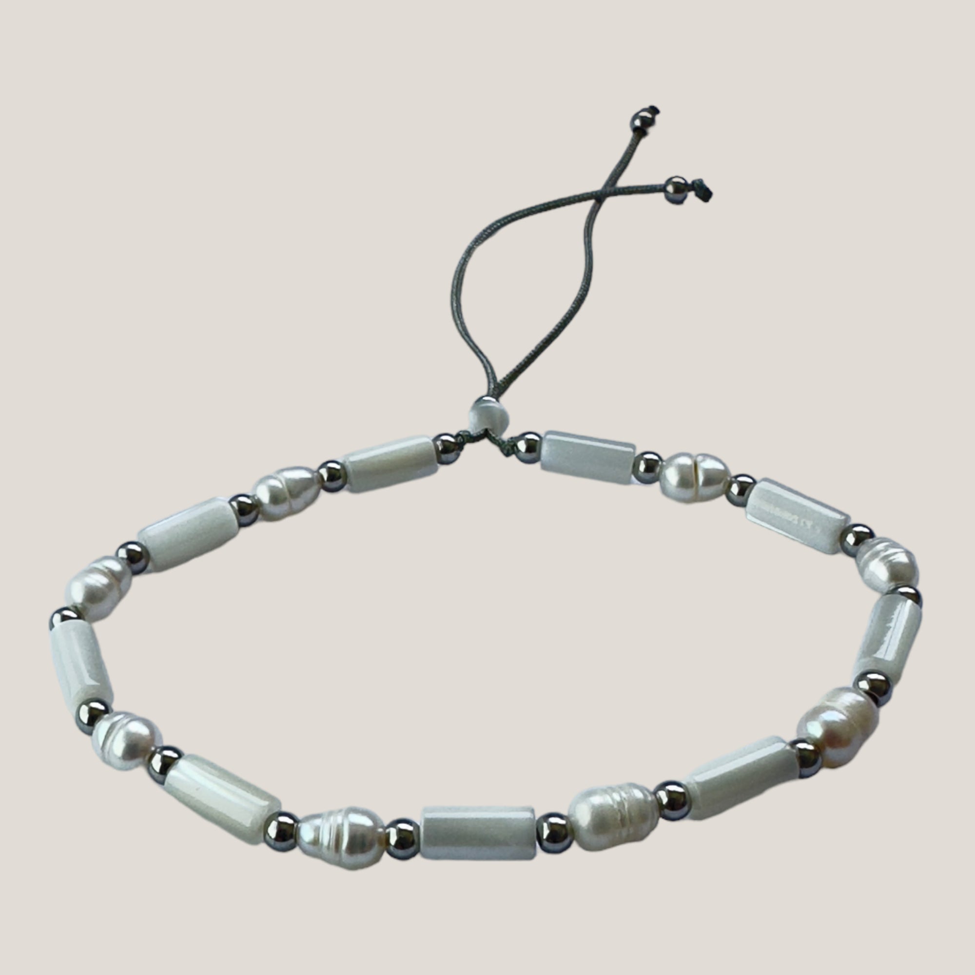 Maxi love bracelet with silver tortoises and colored mother-of-pearl