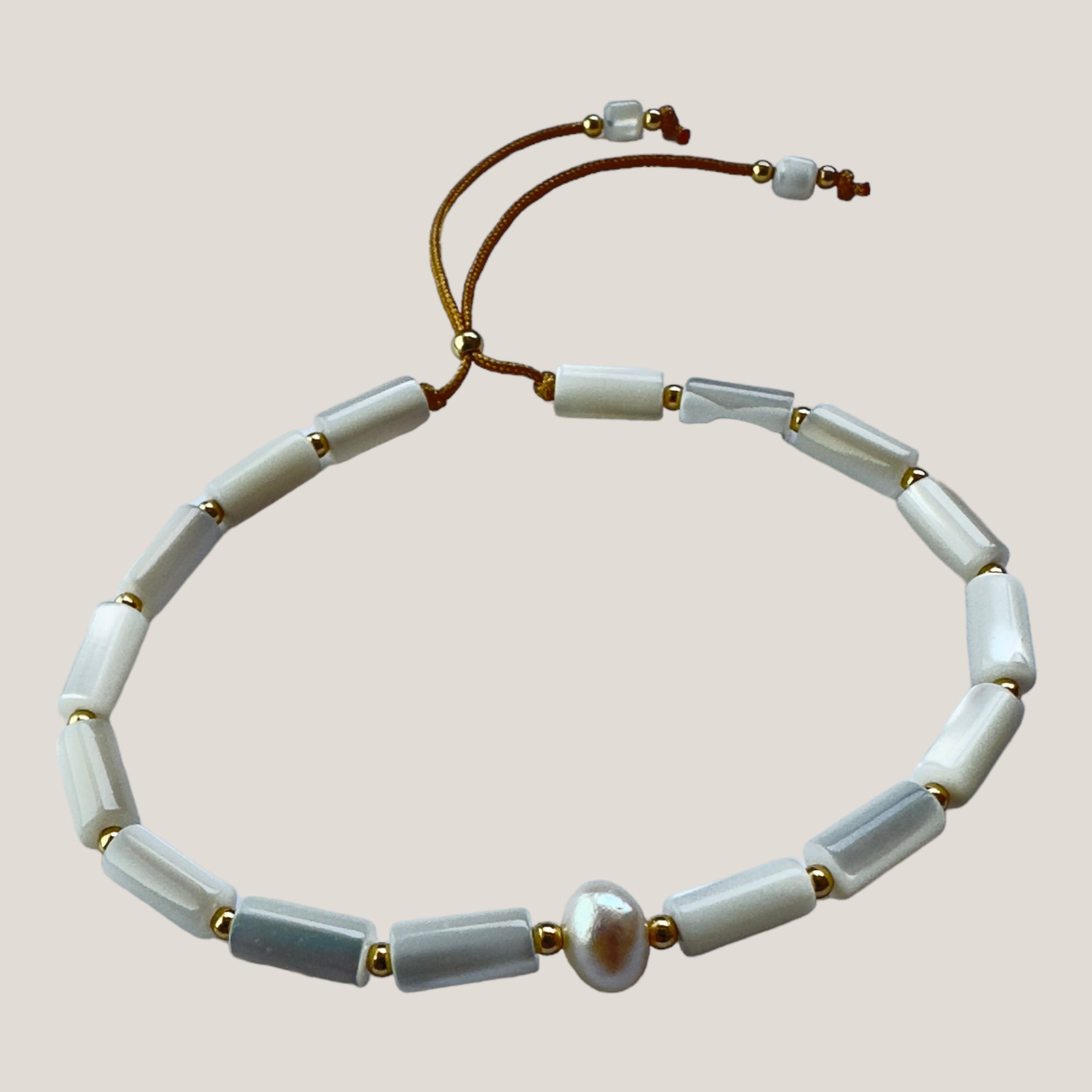 Maxi love bracelet with silver tortoises and colored mother-of-pearl