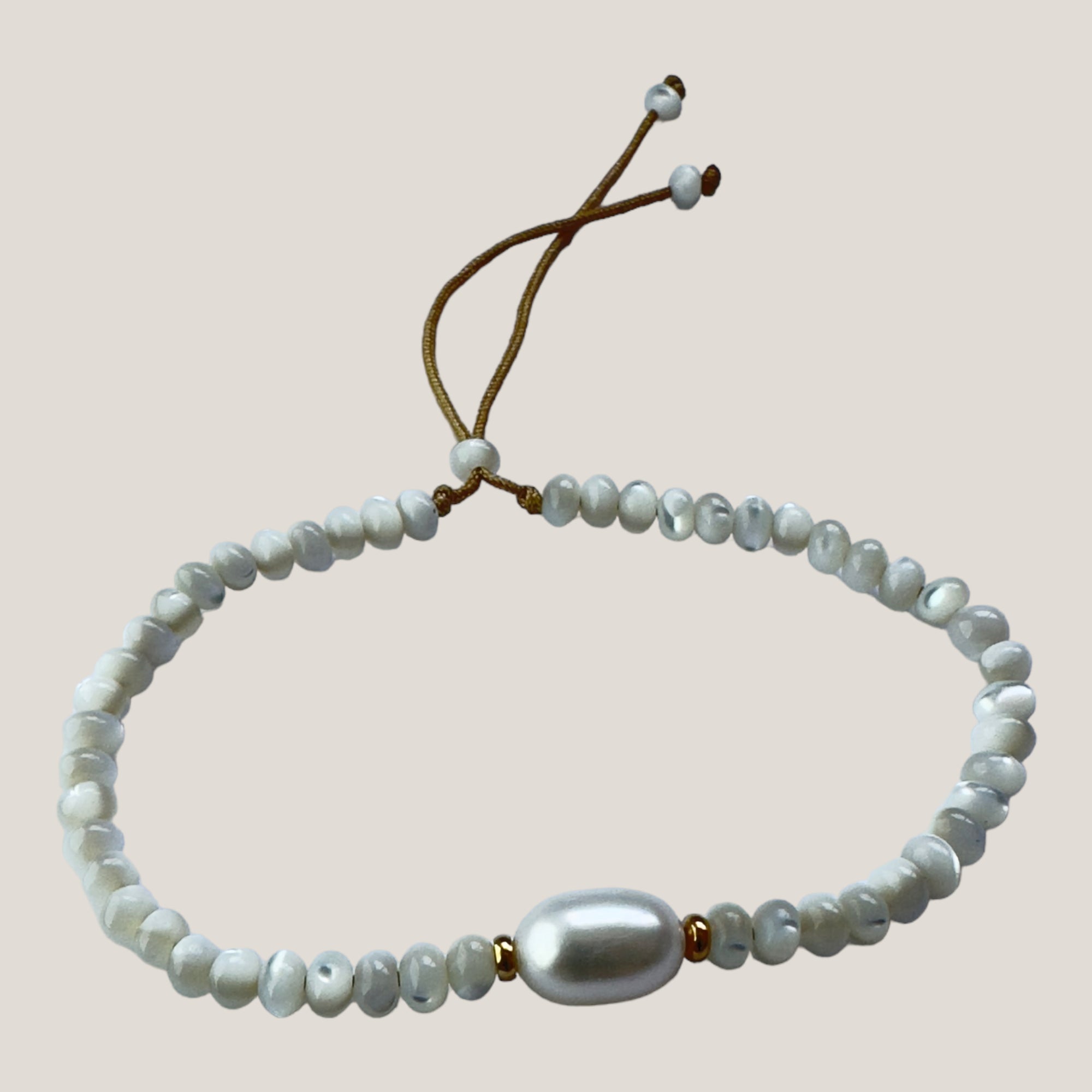 Maxi love bracelet with silver tortoises and colored mother-of-pearl