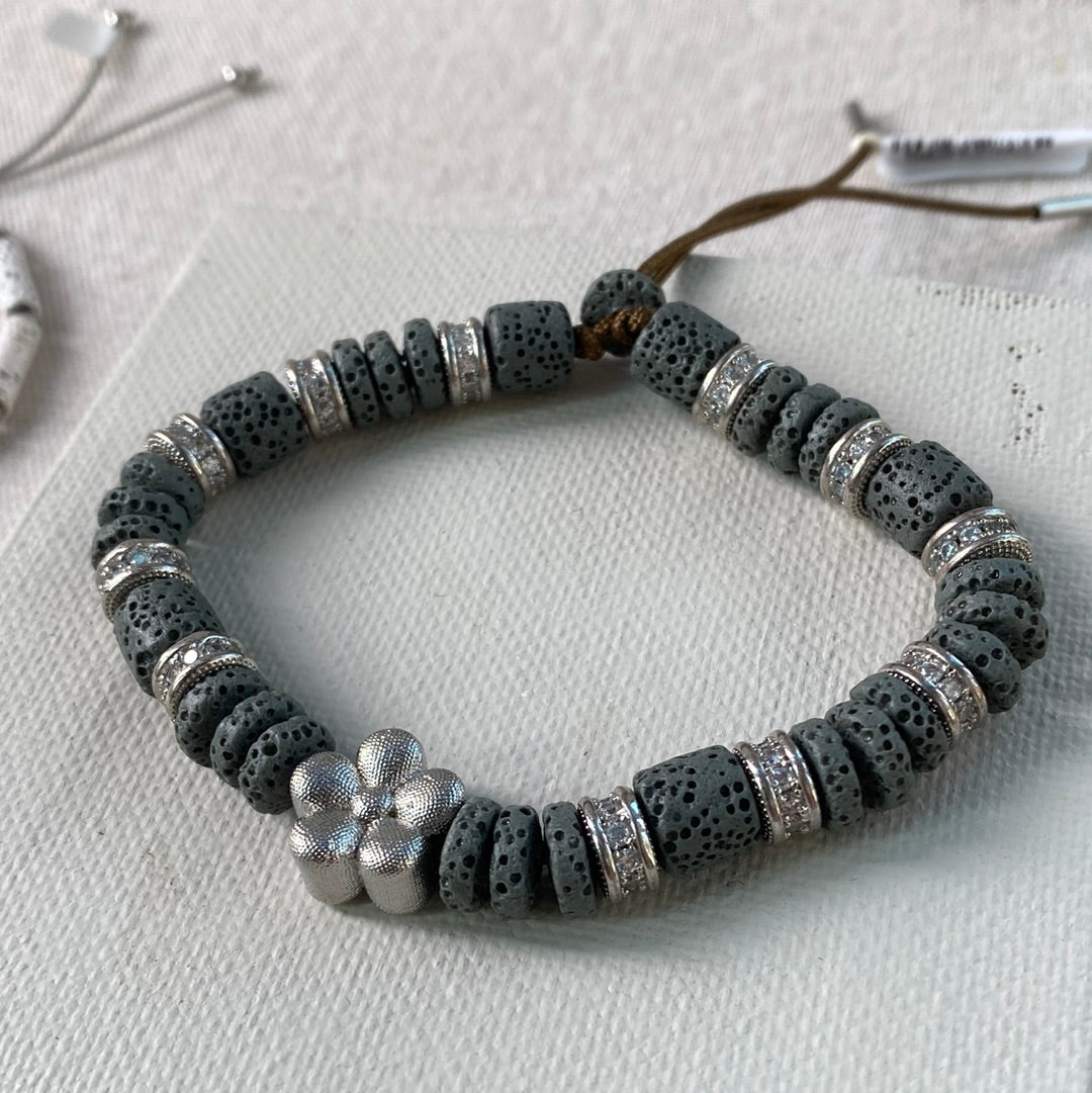 Maxi luxi silver turtle bracelet and lava color