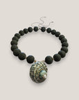 Collar gran caracola turbante verde jaspeado esponja coral verde caqui