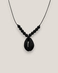 Collar midi cowrie negra mate ónix