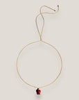 Collar minimal con tortuga de howlita granate