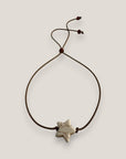 Pulsera minimal estrella clásica howlita natural