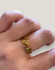 Liebesring aus Stahl und Gold