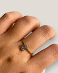 Ovaler Ring mit Zirkonia, Goldstahl