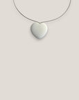 Collar minimal gran corazón calcedonia blanca