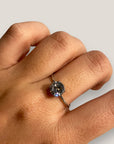 Ring mit großem, rundem Zirkonia aus Stahl