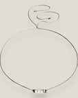 Collar minimal con tubo de lava blanca con separadores plata con cristalitos blancos