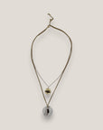 Collar doble medalla nácar isla Fuerteventura acero oro dos cadenas escalonadas