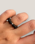 4 mm schwarzer Lava- und Stahlkugelring