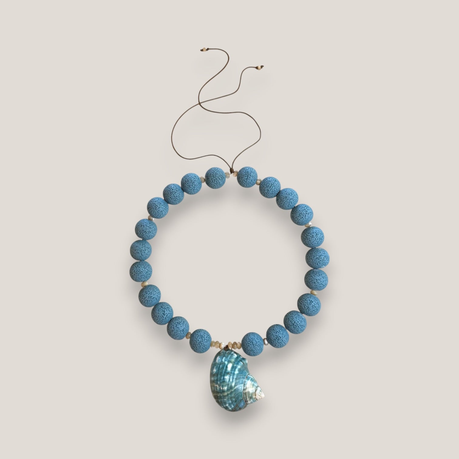 Collar gran caracola turbante azul turquesa esponja coral azul turquesa