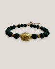 Pulsera con gran tortuga dorada lava verde oscuro