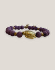 Armband mit großer goldener Schildkröte und malvenfarbener Lava