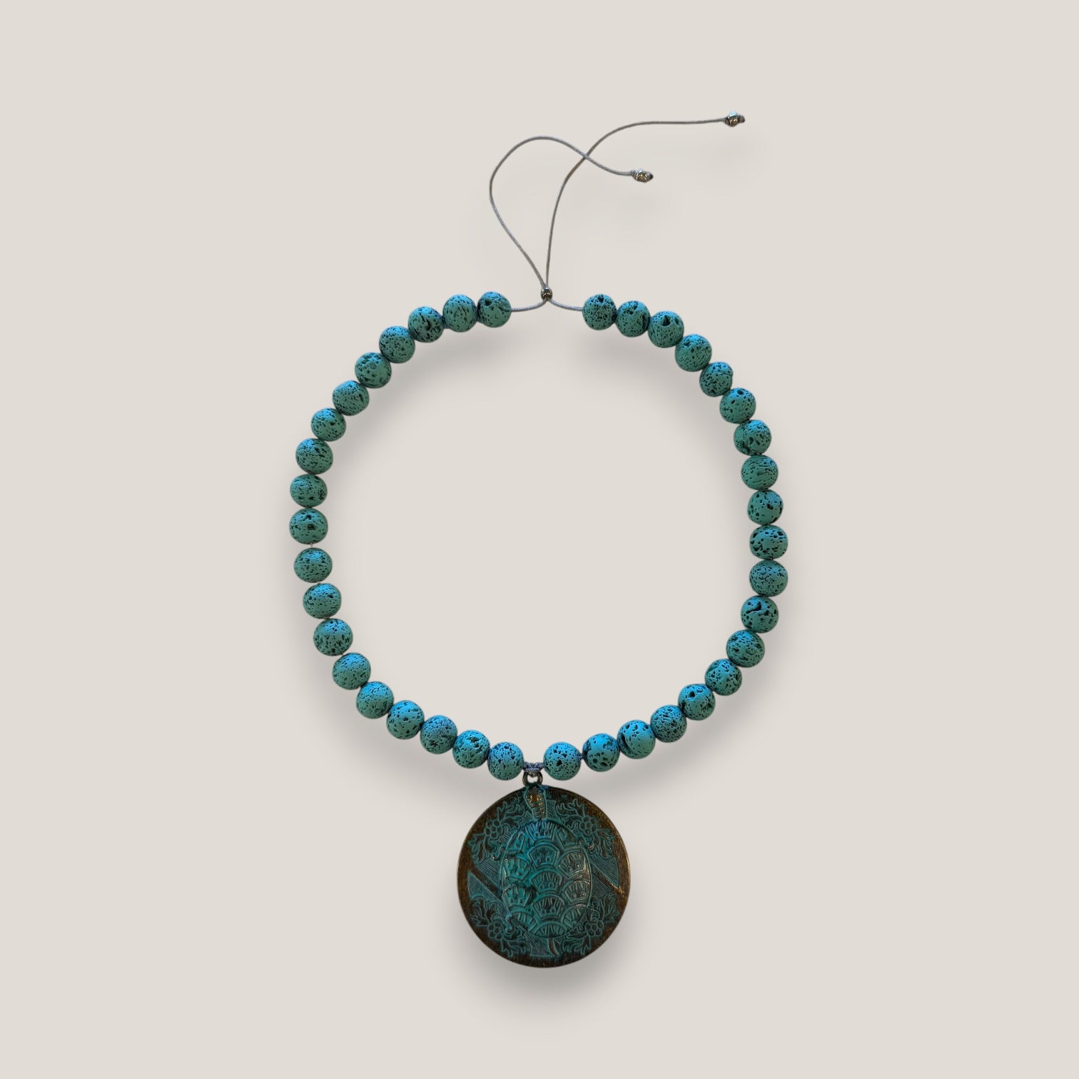 Collar medallón tortuga pátina base 10mm lava verde agua