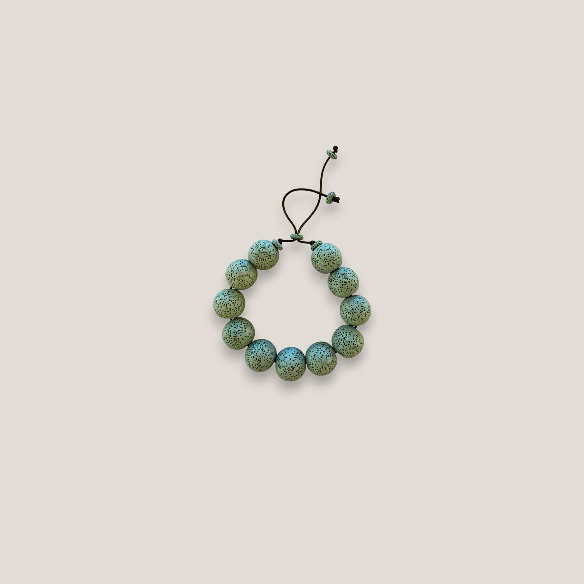 Pulsera grandes cuentas esponja coral verde claro