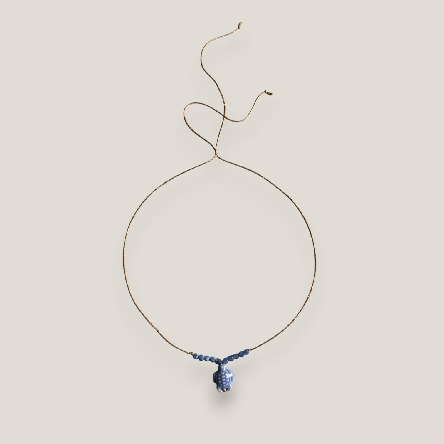 Collar midi pez cerámica azul lava azul azulín