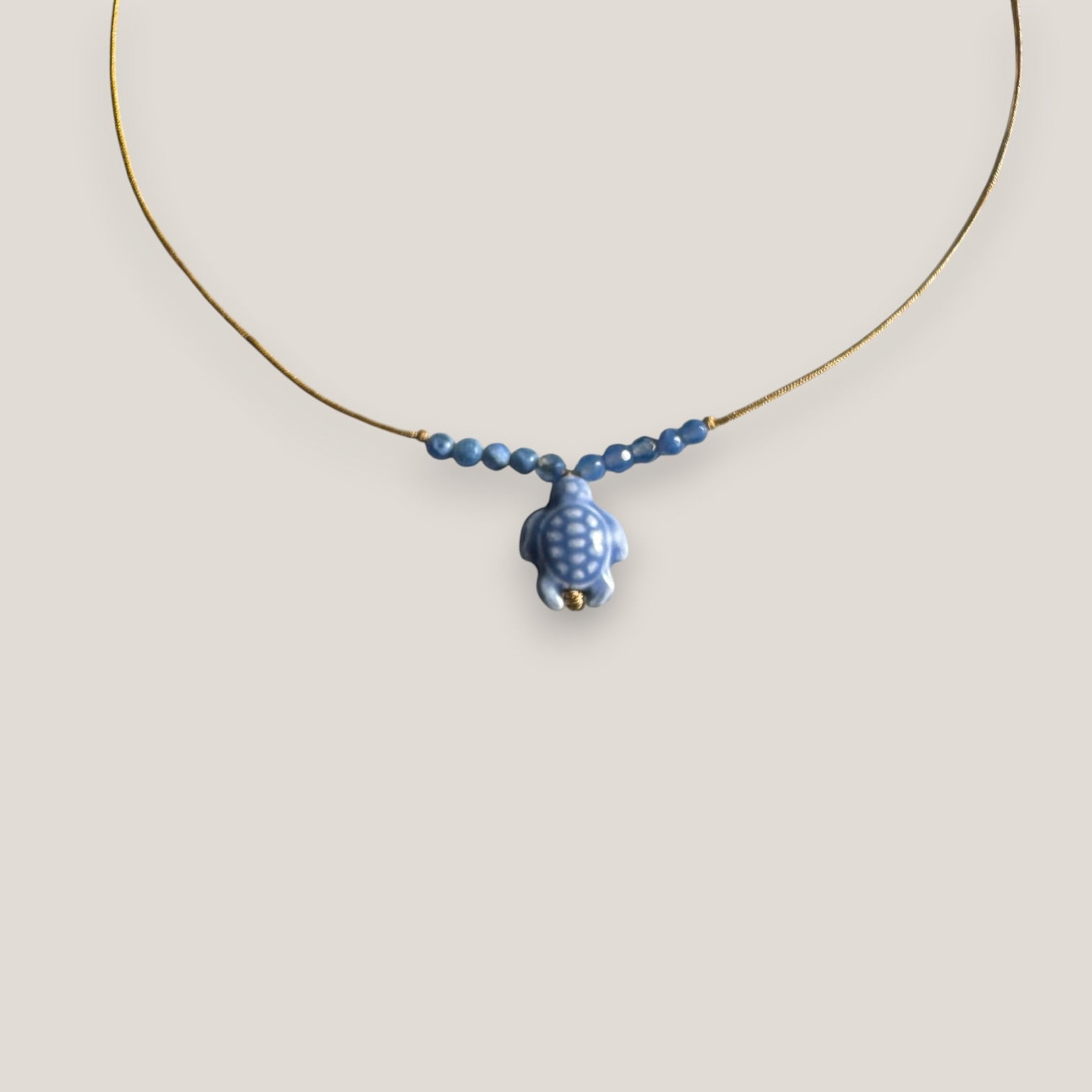 Collar midi pez cerámica azul lava azul azulín