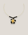 Collar midi flor gran Plumeria gris negro amarilla lava negra